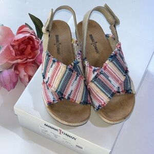 Minnetonka Espadrille Size 8 Minnetonka BREEZE MULTI LAREDO FABRIC Size8